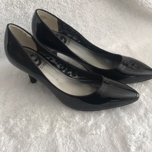 Guess black patent heels